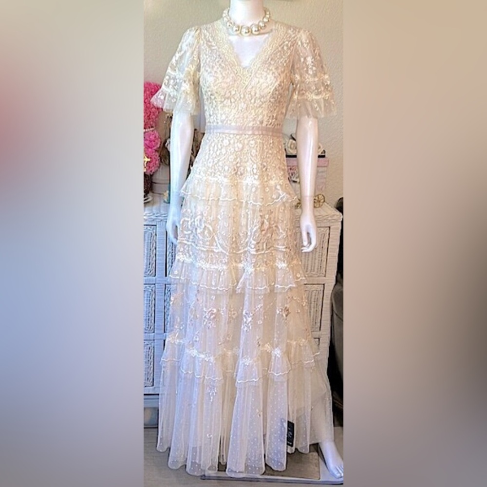 Needle & Thread Francine Lace gown in champagne pink color Size 2 NWT - Picture 2 of 14